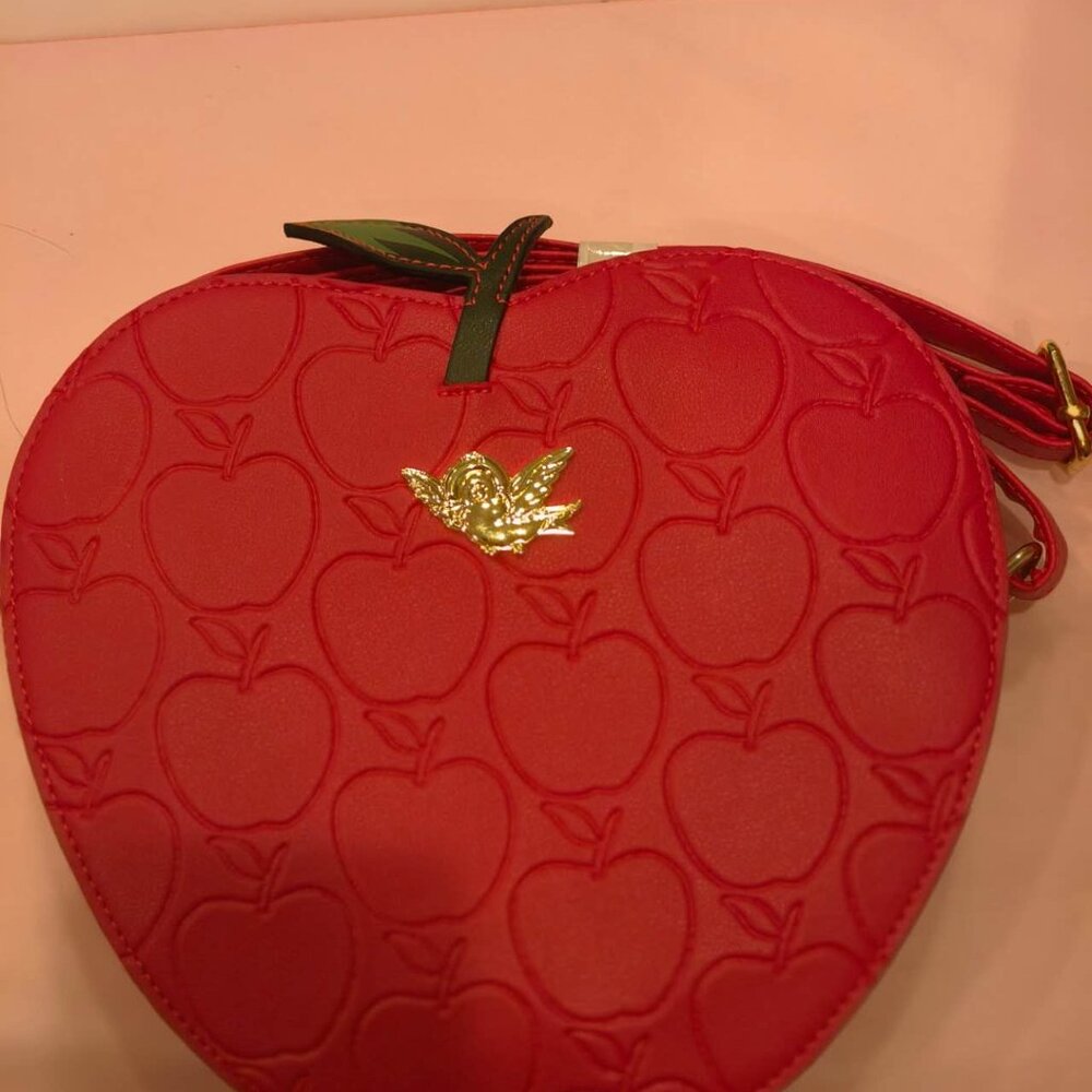 Loungefly Disney Snow White Poison Apple Crossbody Bag New without tags
